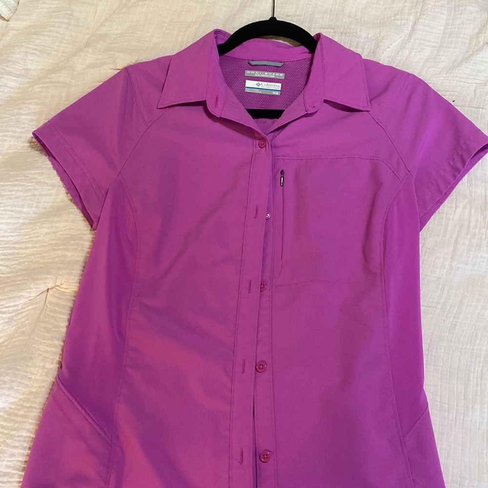 Fuschia - Columbia medium button down shirt - Omni-shade sun protection
